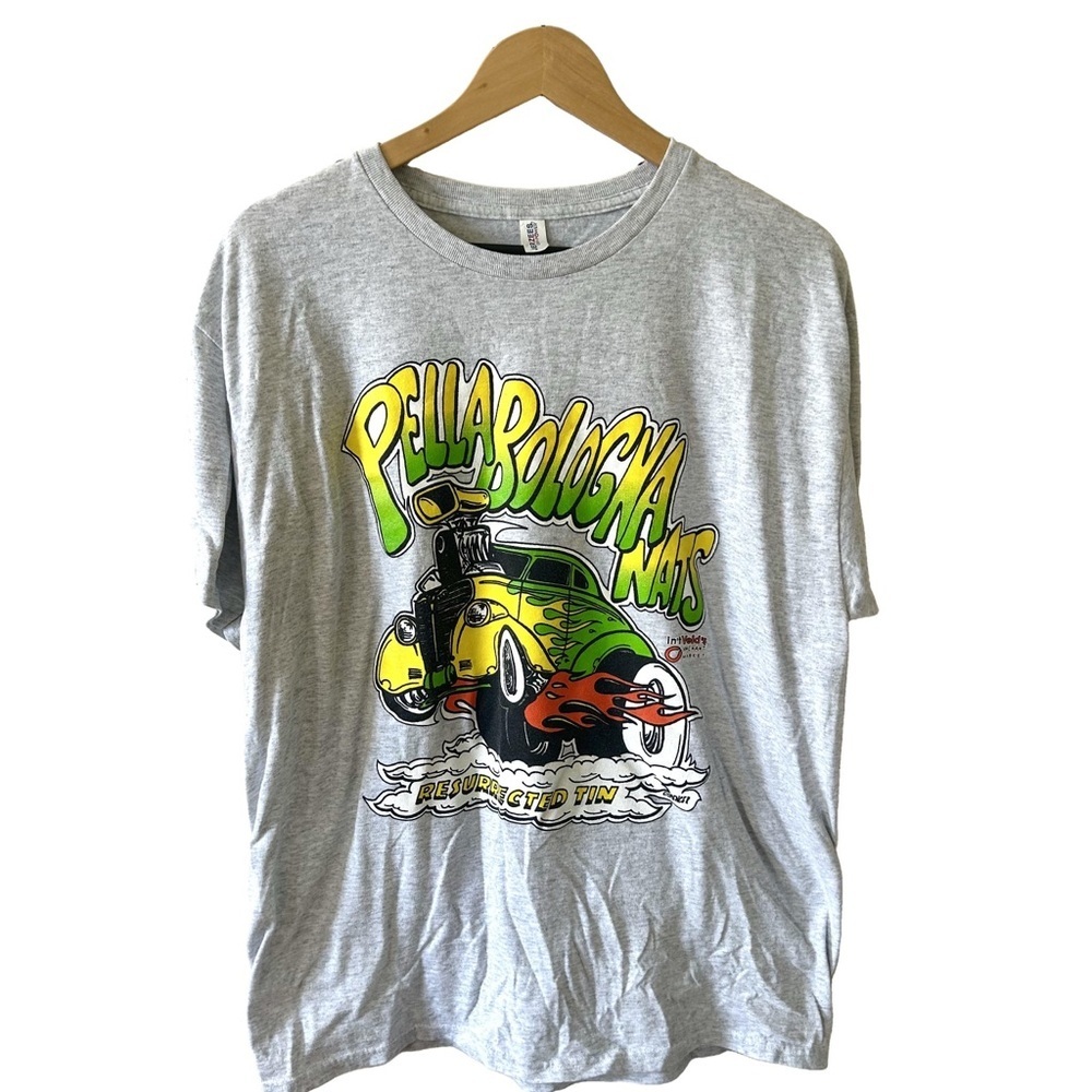 Jerzees Gray Graphic Tee with Car Design